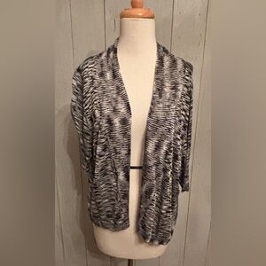 LANE BRYANT Short Sleeve Black /White Open Short Sleeve Cardigan Sz 22/24‎ Rayon